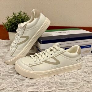 Tretorn Athletic Sneakers Tennis Court Shoes White Khaki Faux Leather size 7